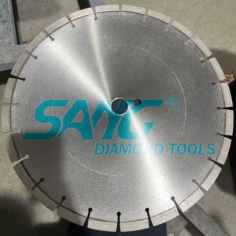 Chine en gros Chine haute résistance Asix Asphalte en béton coupe Diamond Saw Saw Blade